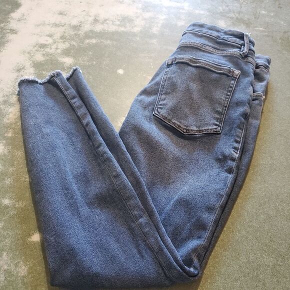 Good American GOOD LEGS CROP FRAY HEM Sz 8/29 - Picture 3 of 6